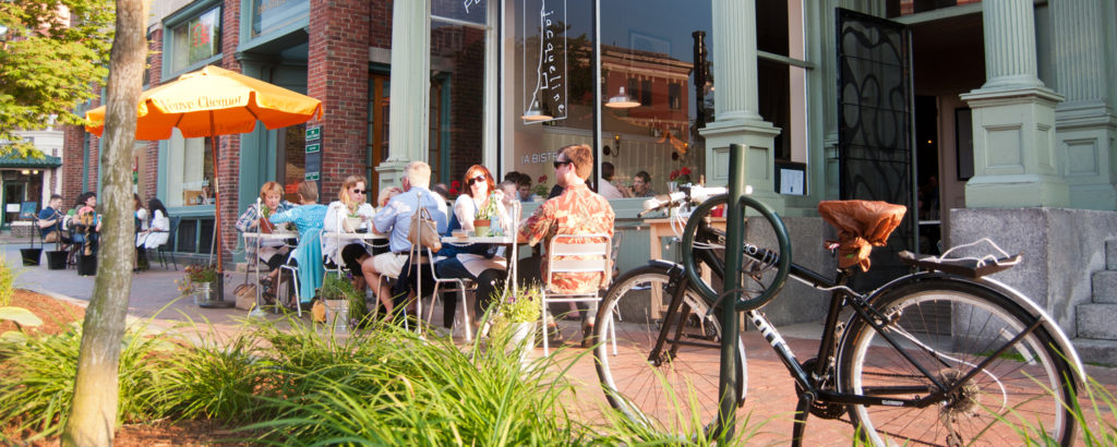 Outdoor Dining in Portland, Photo Credit: Corey Templeton Outdoor Dining in Portland, Photo Credit: Corey Templeton