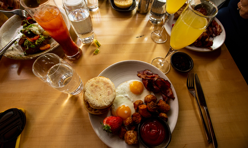 Breakfast With Mimosas and Bloody Marys Downtown, Photo Credit: Visit USA Parks and Tobey Schmidt Breakfast With Mimosas and Bloody Marys Downtown, Photo Credit: Visit USA Parks and Tobey Schmidt