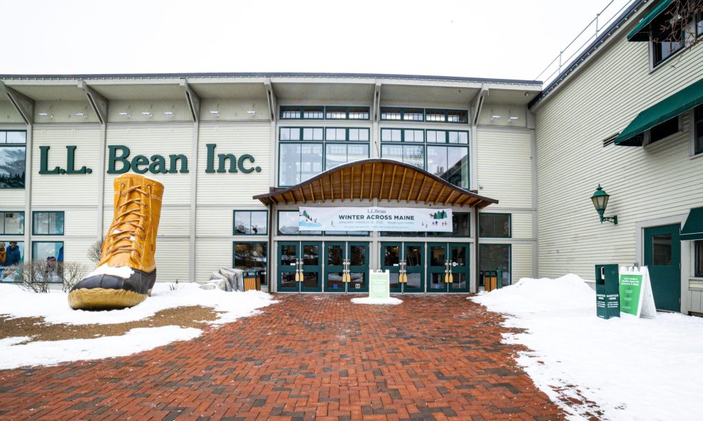 L. L. Bean Inc. Photo Credits: Capshore Photography L. L. Bean Inc. Photo Credits: Capshore Photography