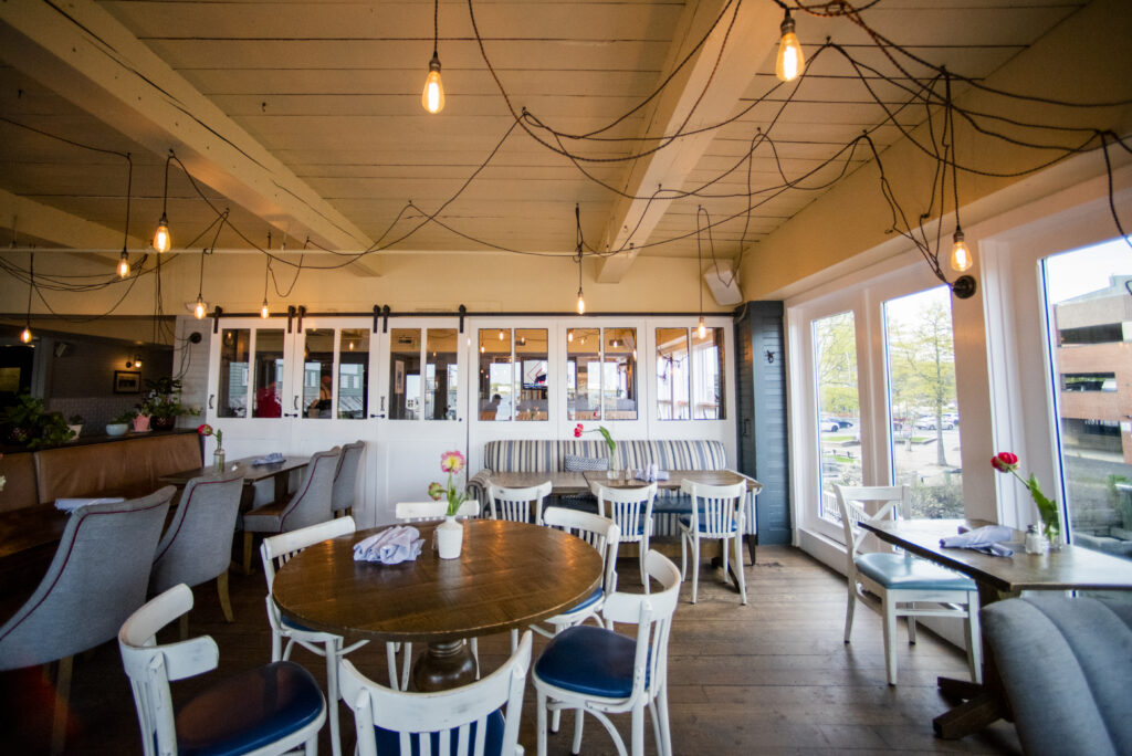 Ri Ra Irish Pub Upstairs, Photo Credit: Capshore Photography Ri Ra Irish Pub Upstairs, Photo Credit: Capshore Photography
