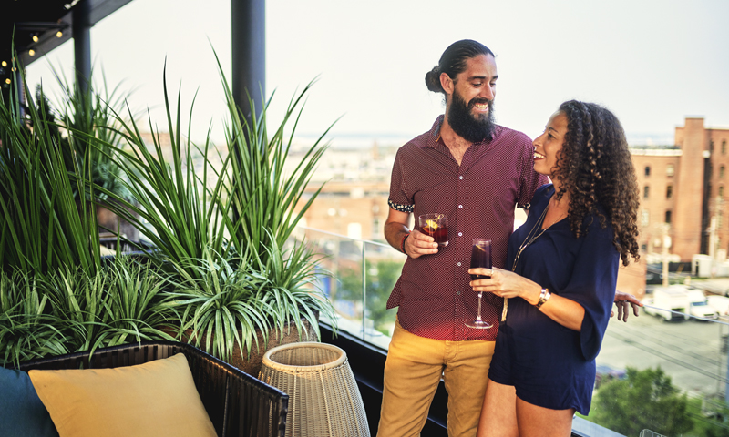 Couple with drinks, Photo credit: Lone Spruce Creative, courtesy of Maine Office of Tourism Couple with drinks, Photo credit: Lone Spruce Creative, courtesy of Maine Office of Tourism