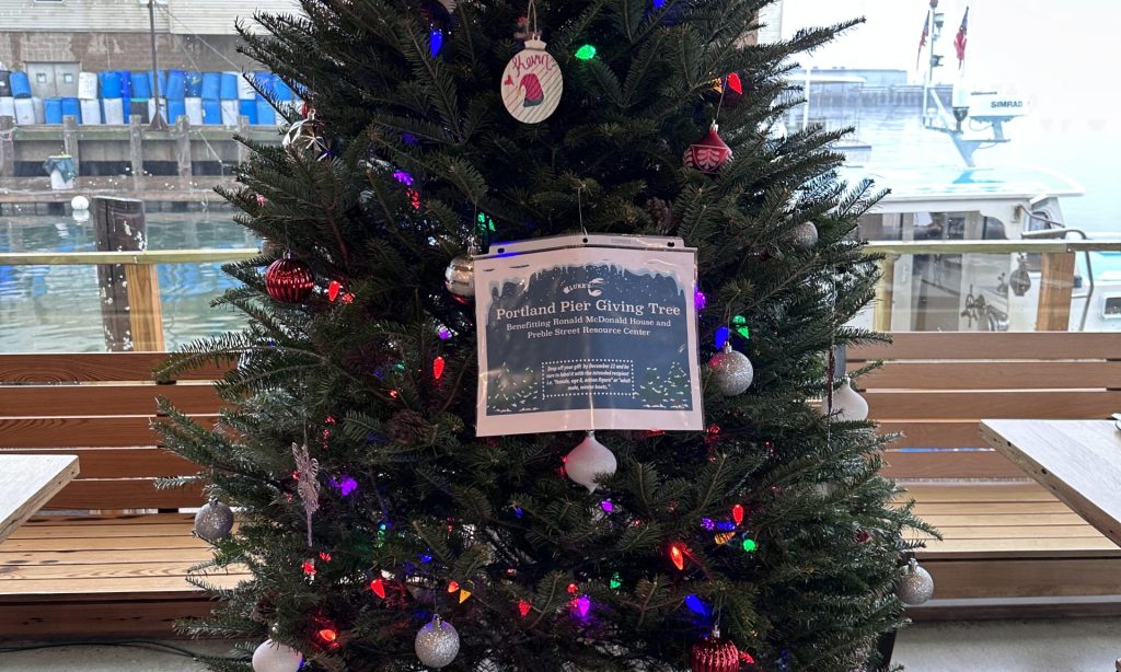 Portland Pier Giving Tree - Photo Credit: Luke's Lobster Portland Pier Giving Tree - Photo Credit: Luke's Lobster